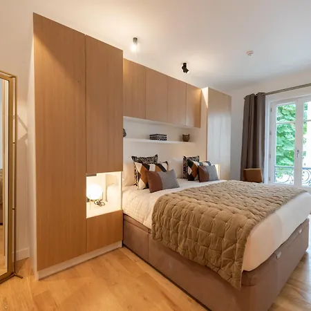 O'lord, 4 Etoiles, De Luxe Champs-elysees *
